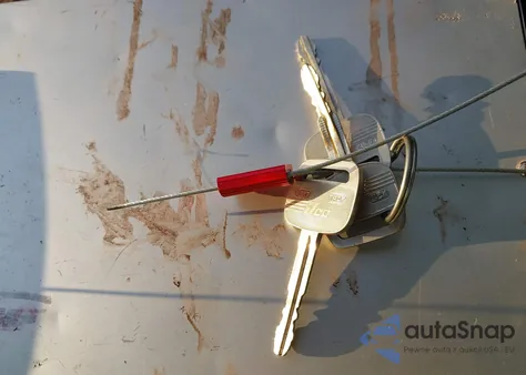 2001 Toyota Camry Le z USA, uszkodzony, nr VIN JT2BG28K810539370